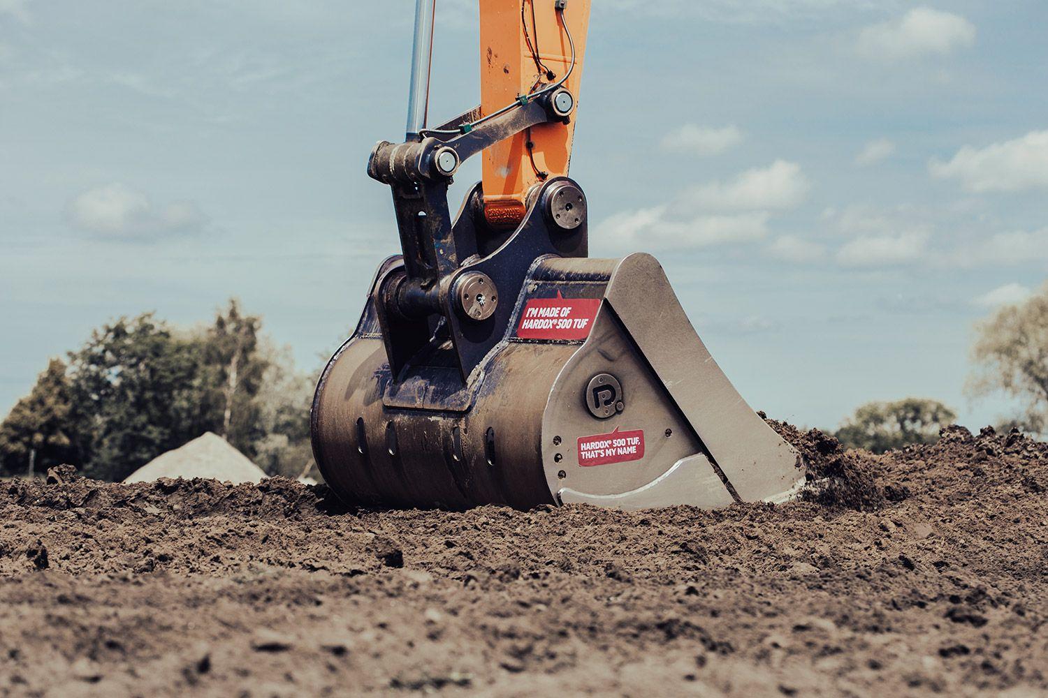 Bucket made with Hardox® steel by Dekpol Steel